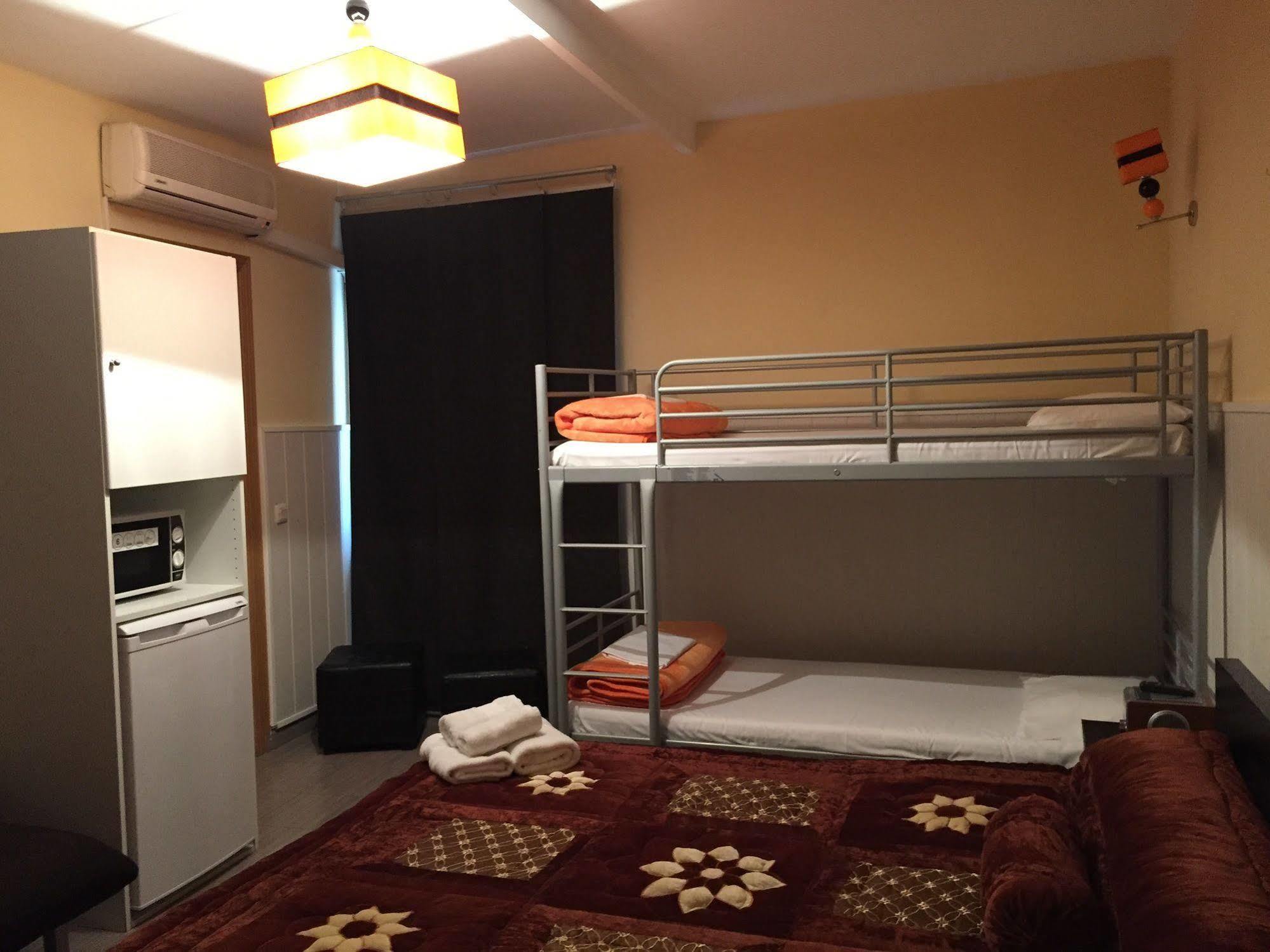 Hostal Oxum مدريد المظهر الخارجي الصورة