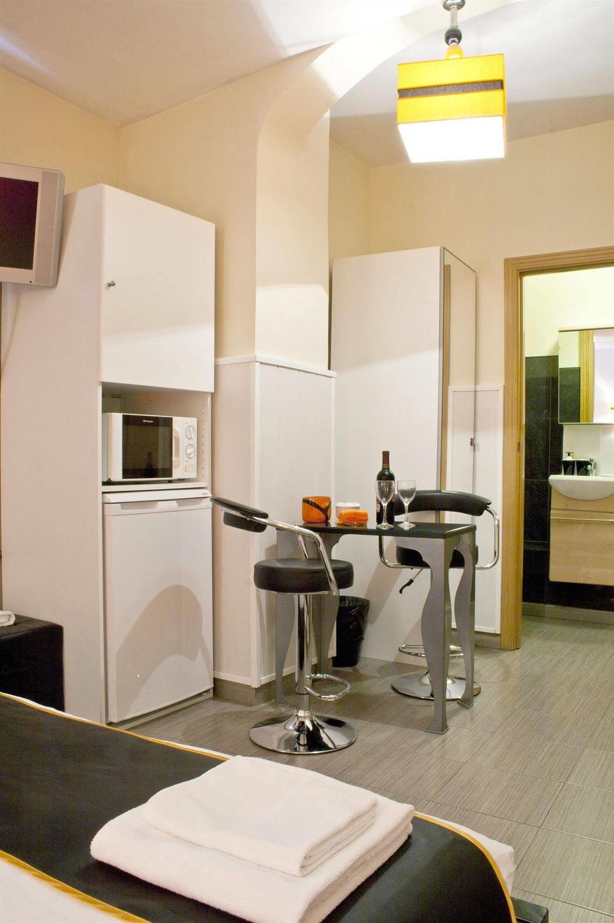 Hostal Oxum مدريد الغرفة الصورة